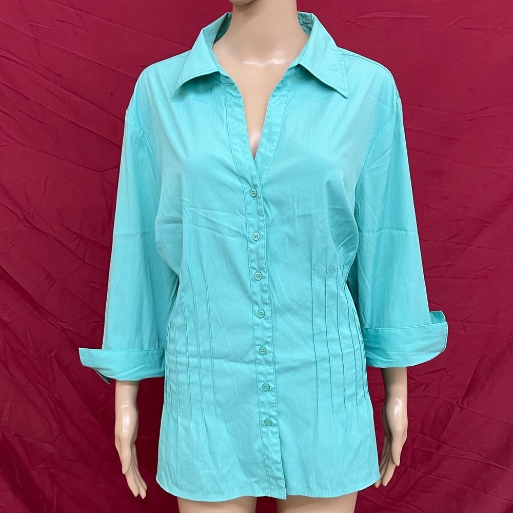 Como Stretch button down cuffed ¾ sleeve blouse size 2X